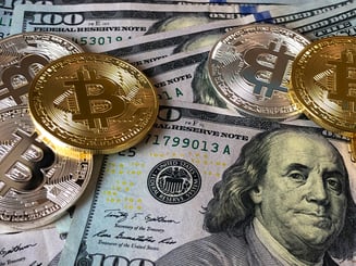 Dolares y monedas bitcoin para hacer crecer el patrimonio